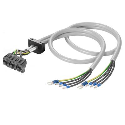 A kép egy elektromos kábelt mutat, amelynek egyik végén villás kábelsaru, a másik végén pedig többeres csatlakozó található.