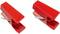 Két piros műanyag huzalcsatlakozó, egymás mellett szorosan elhelyezve, mindegyik csatlakozóban egy nyitott fémcsatlakozóval.