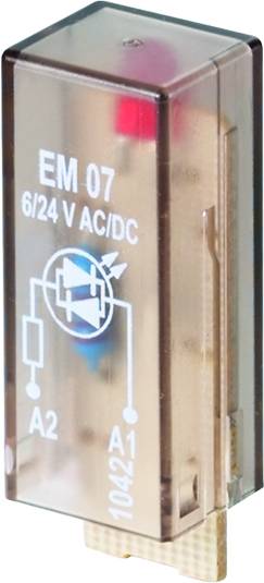 'Téglalap alakú relé átlátszó házban, EM 07 felirattal, 6/24 V AC/DC, A1 és A2 csatlakozó kapcsokkal.'
