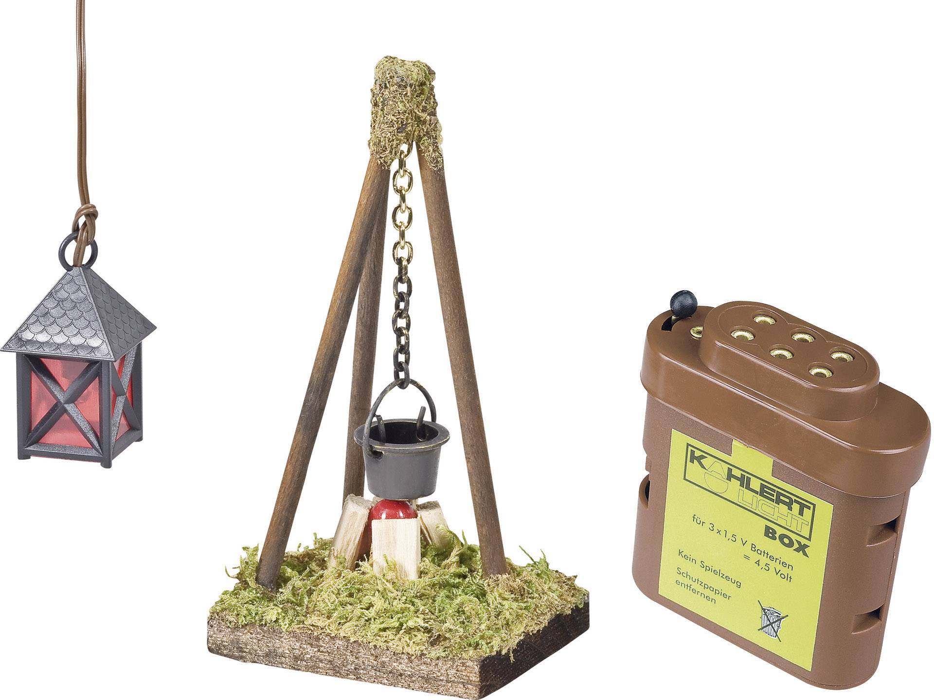 Miniatűr lámpa és tábortűz szett üsttel mini tűzhely és fűtőmodul felett, modellvasutakhoz vagy diorámákhoz.