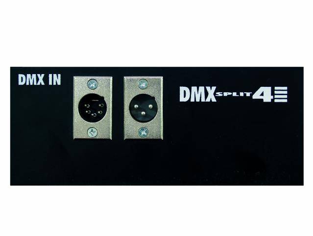 Fekete DMX-elosztó eszköz két DMX bemeneti csatlakozóval, amelyek 'DMX IN' és 'DMX Split 4E' felirattal vannak ellátva.