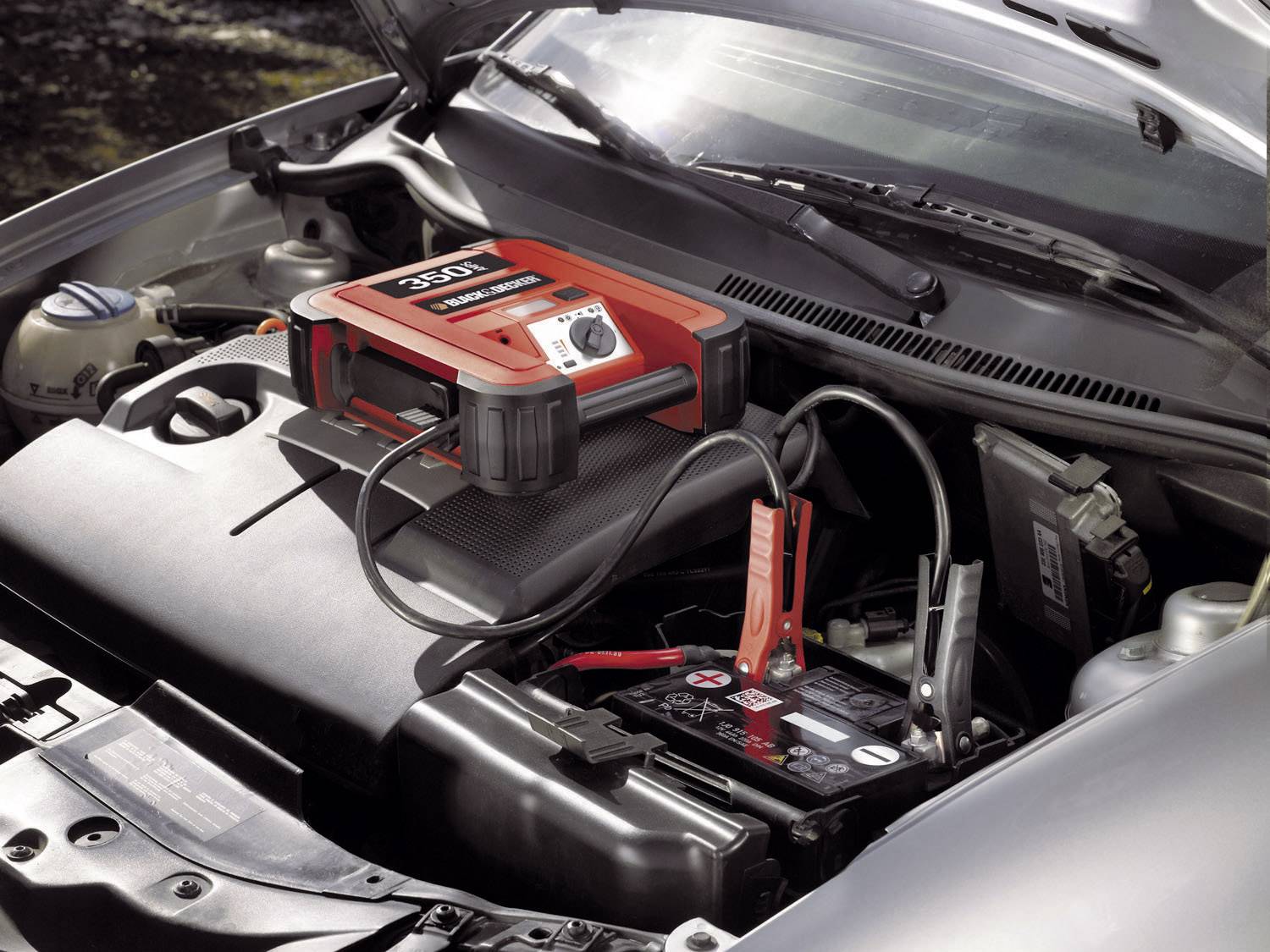 Black & Decker BDJS350 indítássegítő-1