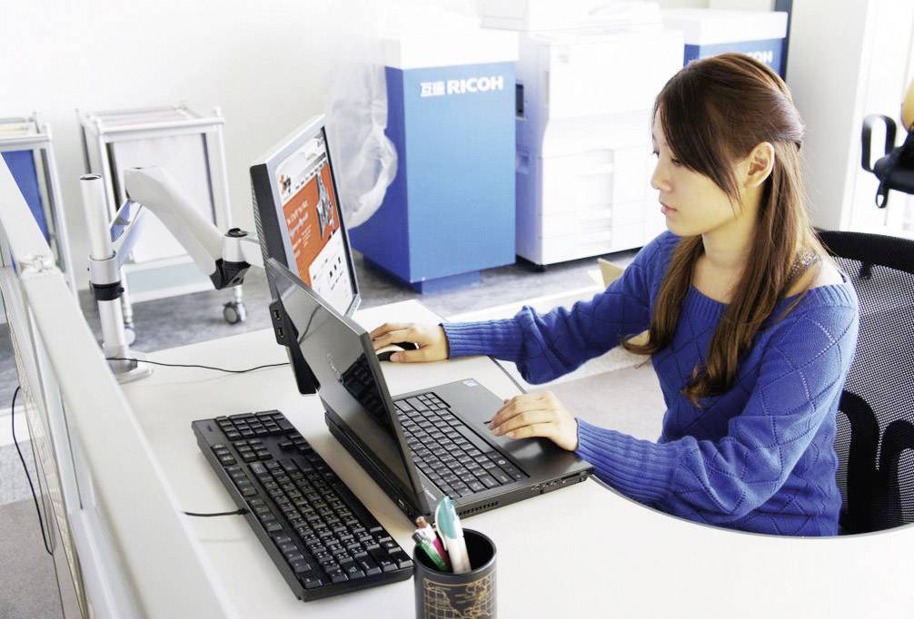 Speaka Professional SuperFlex monitor tartó, asztalra szerelhető, gáznyomásos technikával, C csíptetővel-7