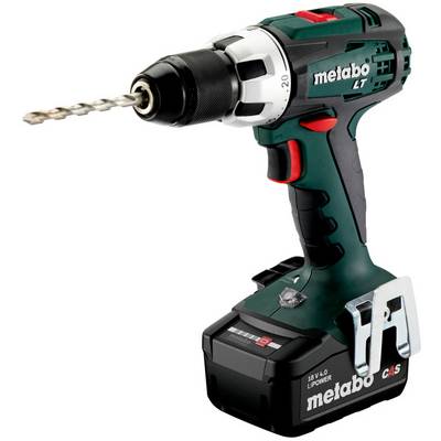 Trapano a batteria Metabo senza fili con punta da trapano collegata e pacco batteria, mostrato su uno sfondo bianco.