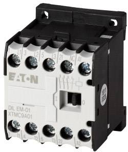 Un contattore elettromagnetico EATON, modello DIL EM-01 XTMC9A01, con morsetti a vite nella parte superiore e interruttore al centro.