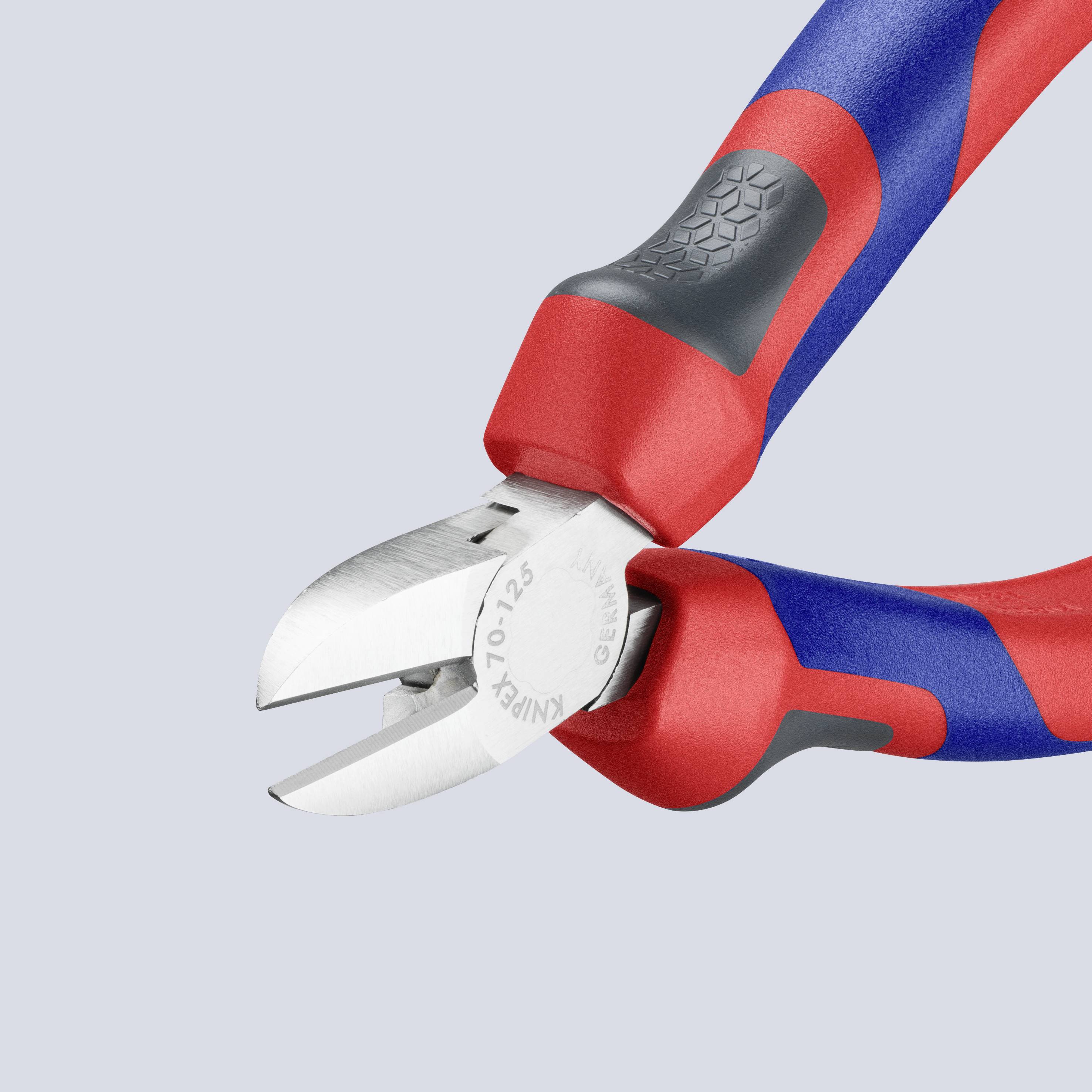 Tronchese con impugnatura ergonomica in rosso e blu, adatta al taglio di fili e cavi.