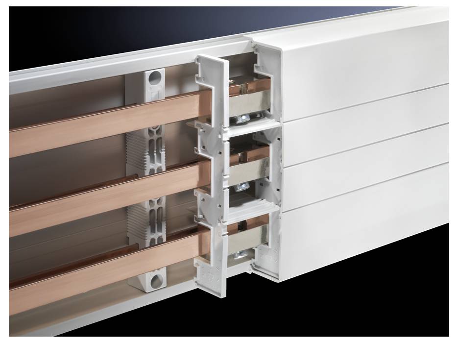 Sezione trasversale di un sistema di distribuzione elettrica con sbarre di rame, isolatori e involucro, che mostra la struttura interna.