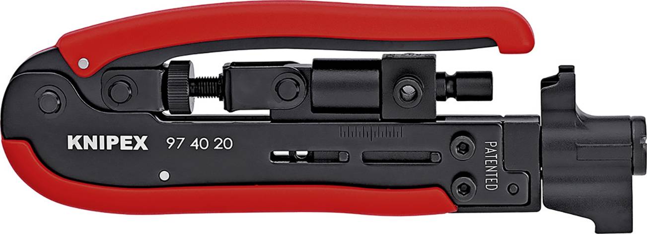Una pinza crimpatrice Knipex rossa, modello 97 40 20, con impugnatura nera e meccanismo brevettato, per la lavorazione di pezzi.