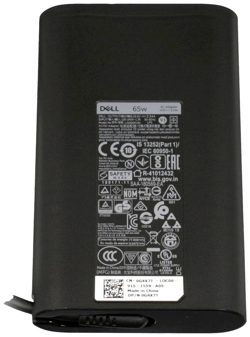 Un alimentatore nero Dell con stampe bianche, da 65W. Mostra numeri di serie, certificati di sicurezza e dettagli di produzione.