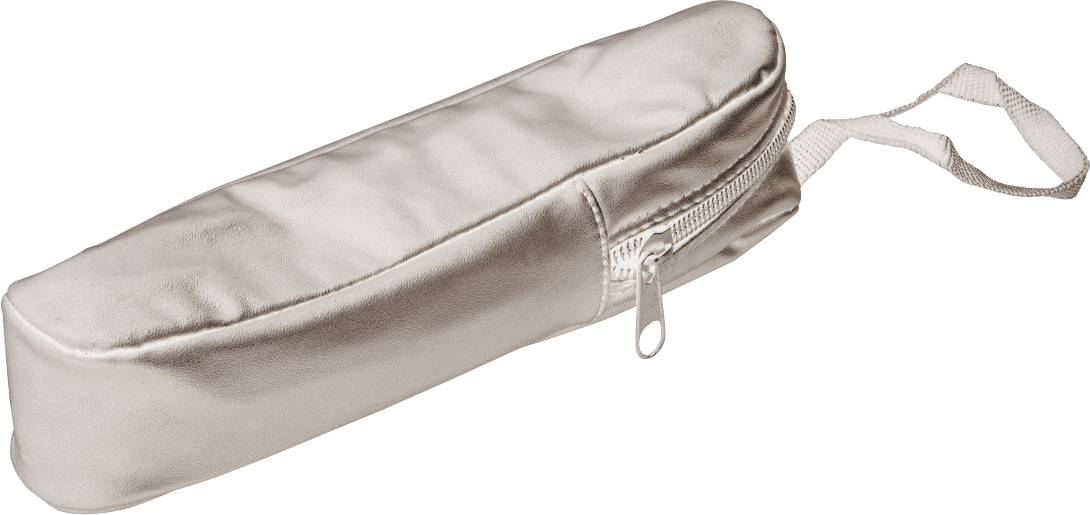 Astuccio argentato, di forma allungata, con cerniera e passante per il trasporto.