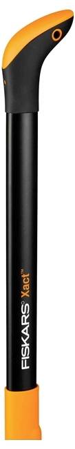 Un attrezzo da giardino Fiskars Xact nero e arancione con manico curvo, progettato per scavare e svolgere compiti di giardinaggio in modo efficiente.