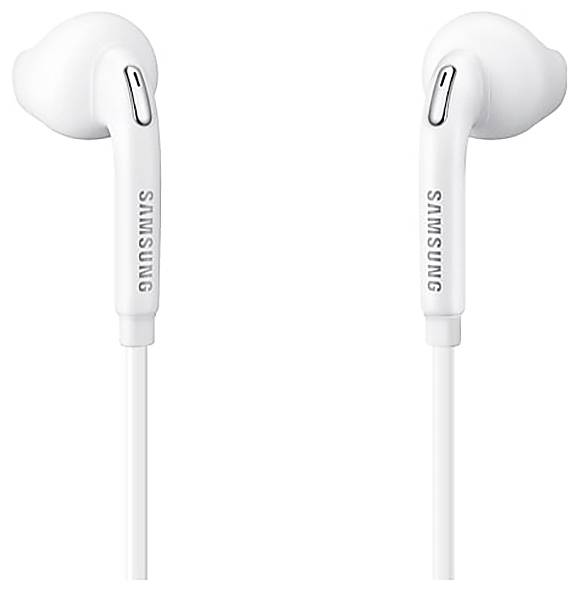 Auricolari bianchi Samsung con cavo e microfono integrato, vista frontale degli auricolari, nome del marchio visibile lateralmente.