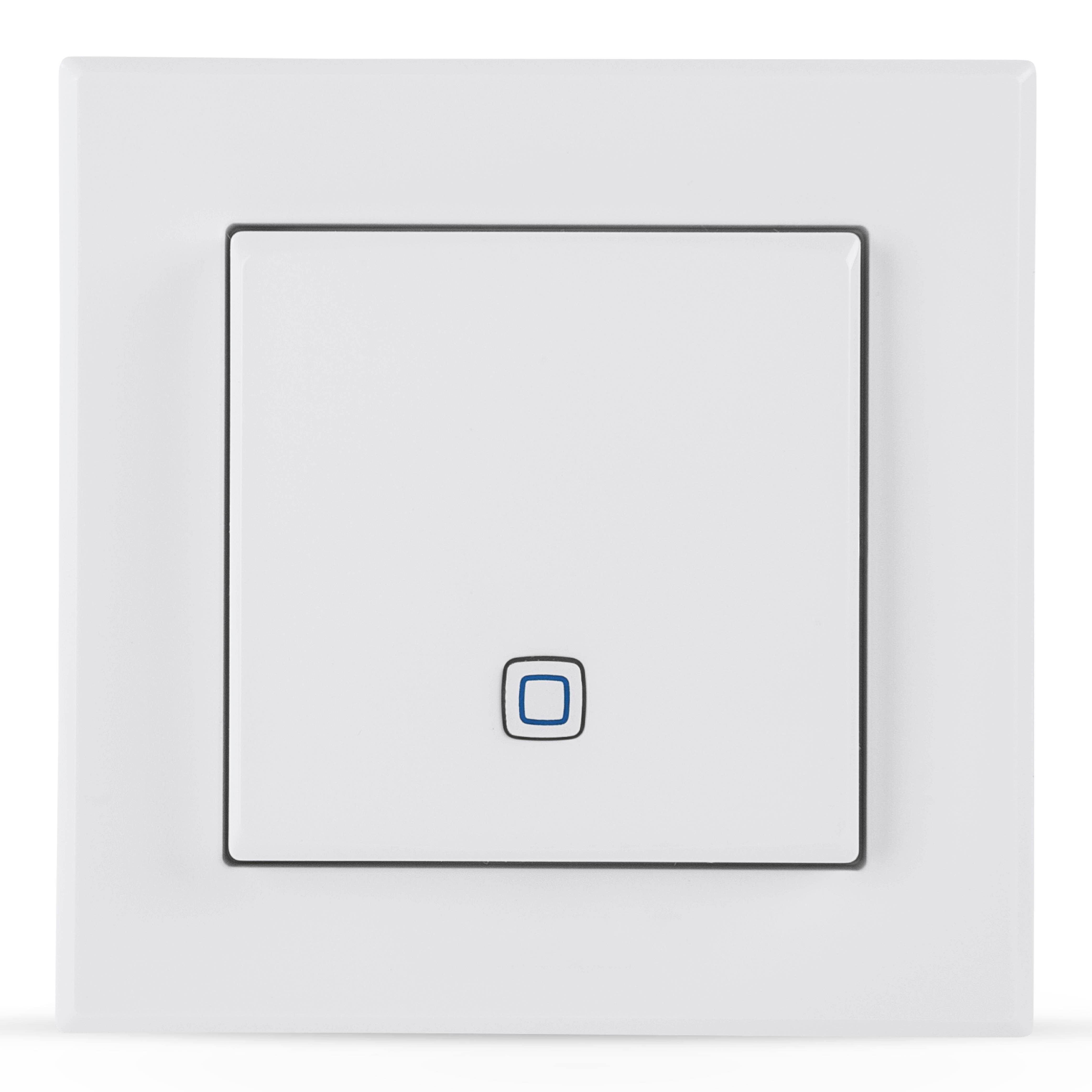 Interruttore o pannello di controllo quadrato bianco minimalista con un piccolo pulsante centrale su sfondo bianco.