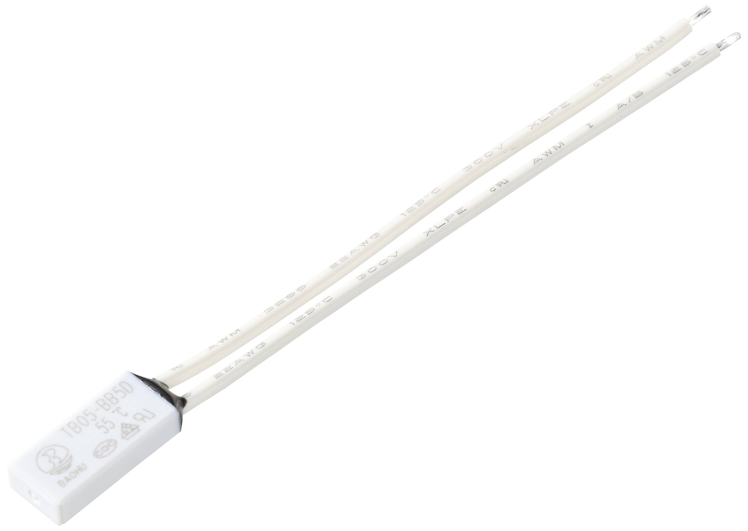 Un condensatore elettrico bianco con due cavi lunghi e sottili. Adatto all'uso in circuiti per l'immagazzinamento di energia.