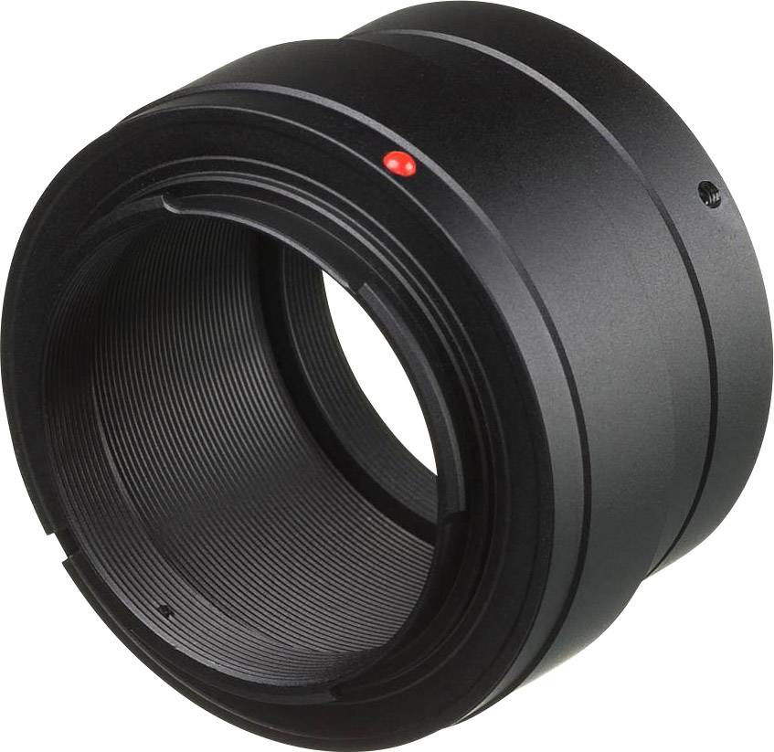 Un anello adattatore nero per fotocamere con superficie interna zigrinata e un punto rosso in alto, che consente di montare obiettivi su corpi macchina fotografiche.