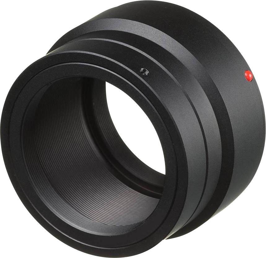 Anello adattatore nero con punto rosso, utilizzato per collegare un obiettivo a una fotocamera e garantire la compatibilità.