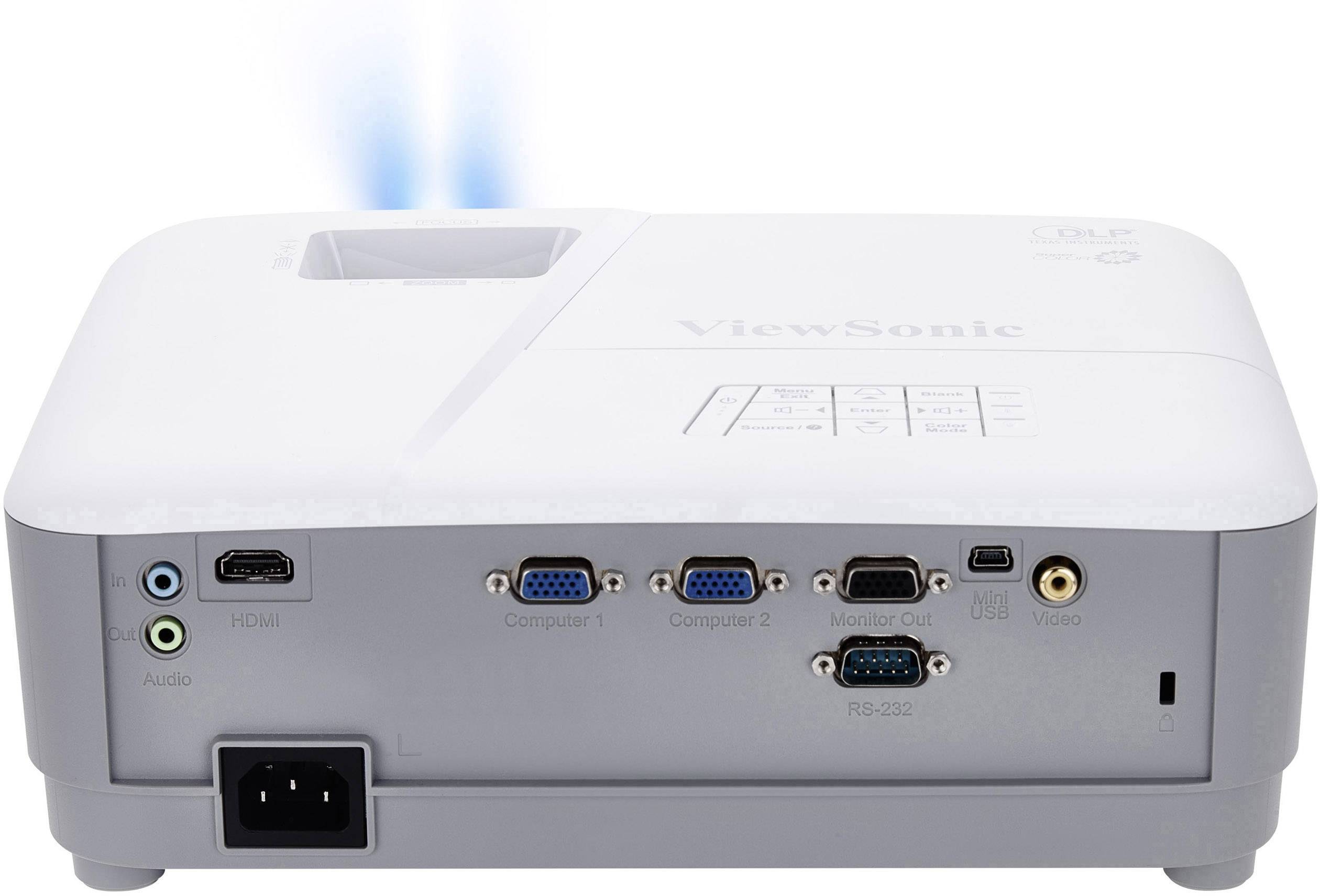 Un proiettore bianco con diversi connettori sul retro, inclusi HDMI, VGA e ingresso audio. A sinistra è accesa una luce blu.