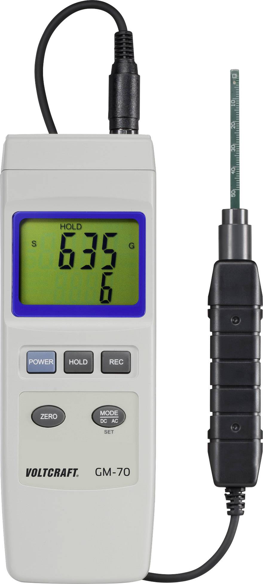 Anemometro portatile con display che mostra 6,35. Dotato di tasti per Power, Hold, Mode, Zero. Collegato con cavo e sonda di misurazione.