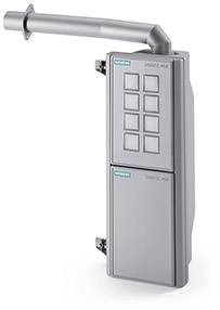 Dispositivo elettronico con più pulsanti e raccordo per tubo in alto. Utilizzato in applicazioni tecniche o industriali.