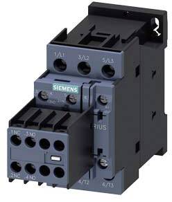 Un contattore elettrico Siemens in versione nero e grigia, con diversi morsetti sul lato frontale.