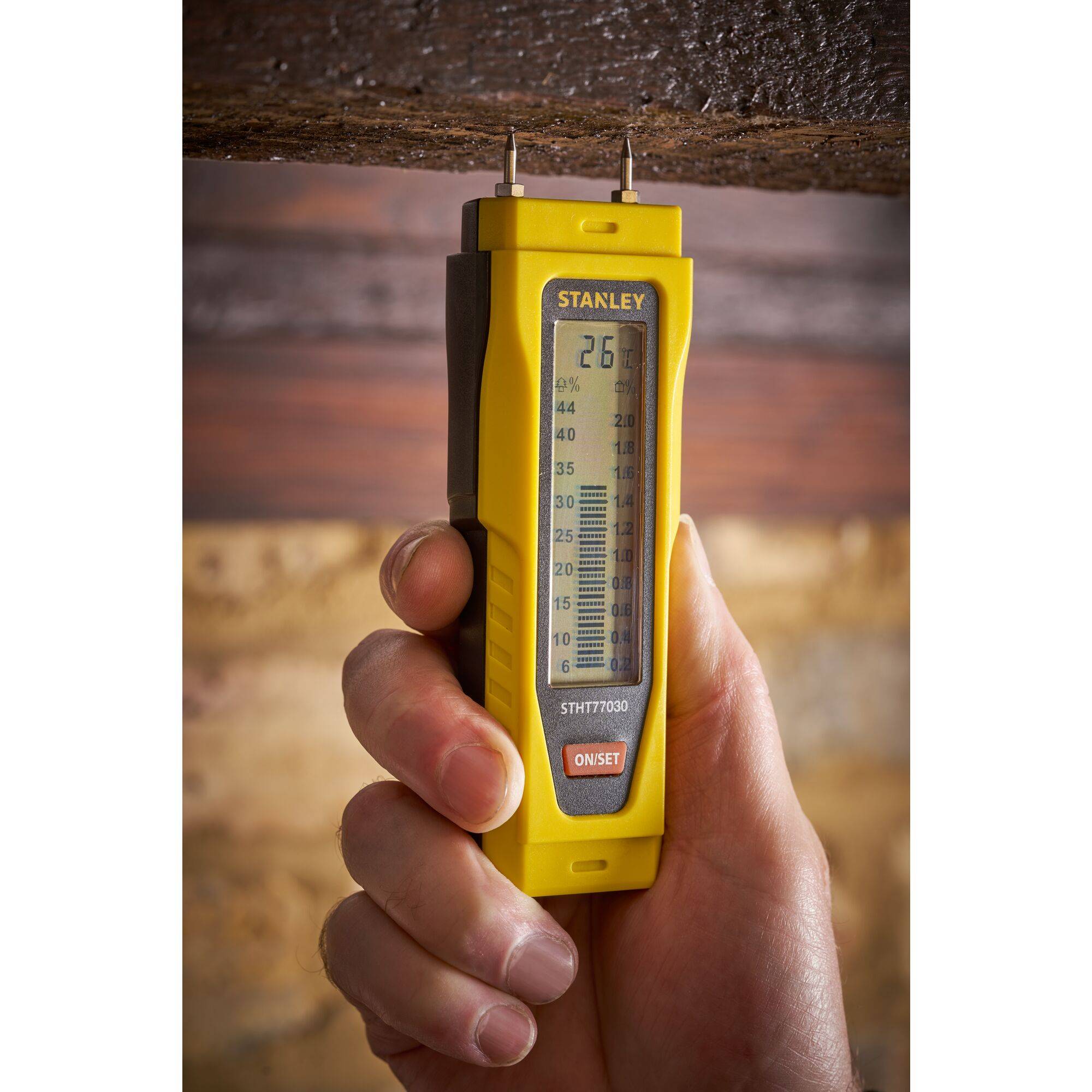 STANLEY 0-77-030 Misuratore di umidità per materiali Range di misura umidità del legno (intervallo) 6 fino a 44 %-12