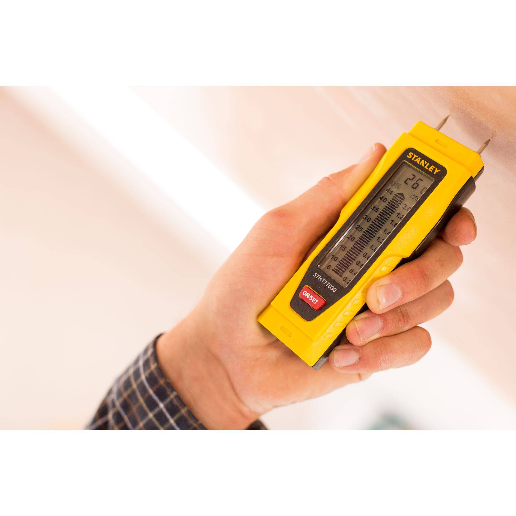 STANLEY 0-77-030 Misuratore di umidità per materiali Range di misura umidità del legno (intervallo) 6 fino a 44 %-13