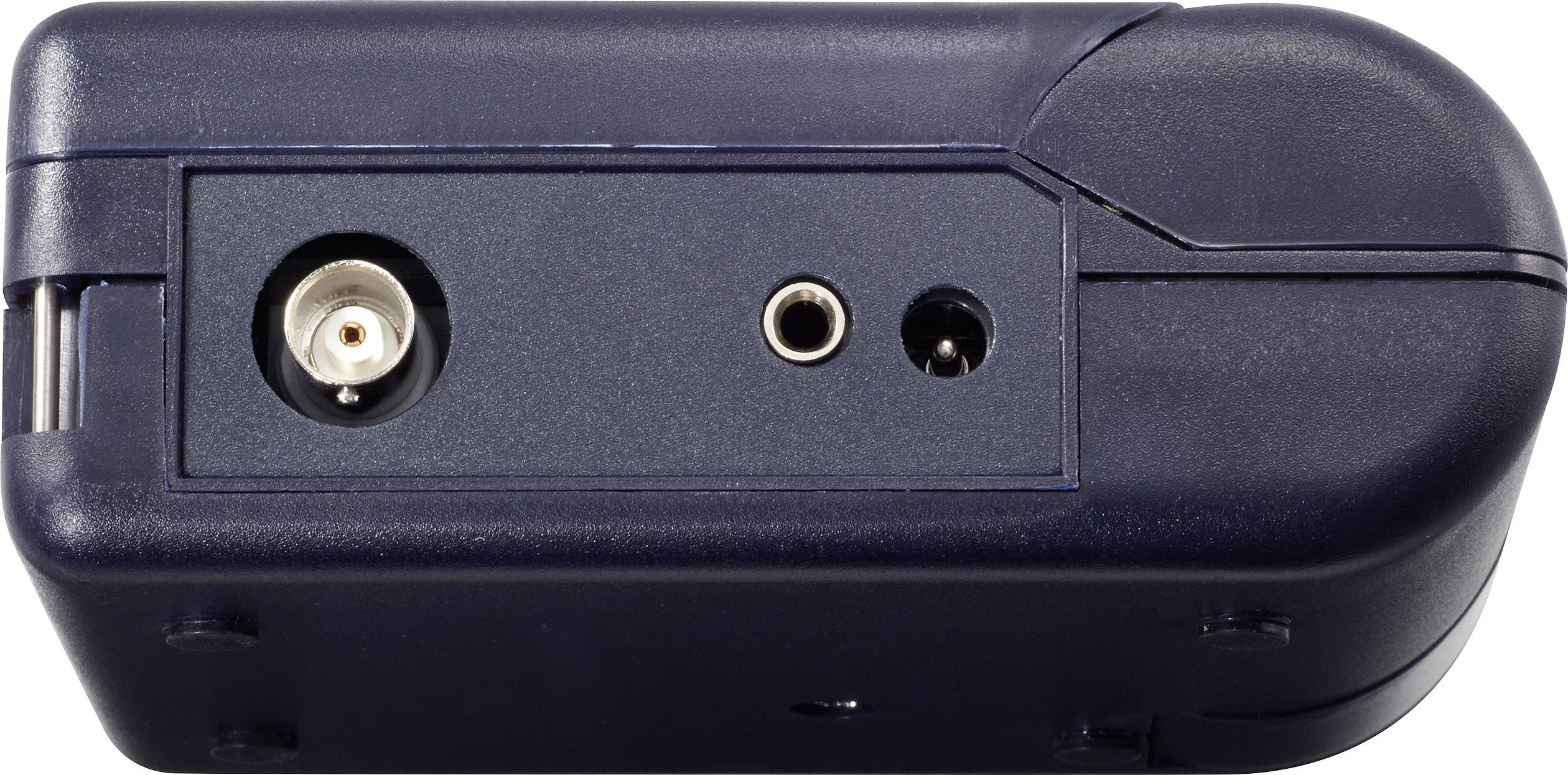 Un dispositivo elettronico scuro e rettangolare con diversi connettori sul lato frontale, tra cui un connettore coassiale rotondo.