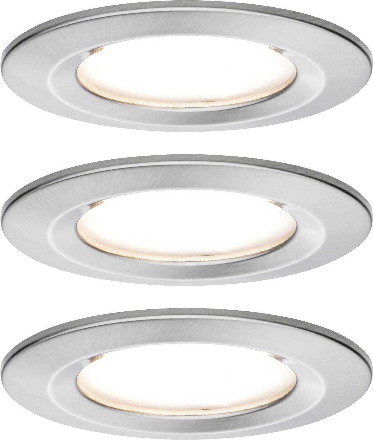 Tre faretti da incasso circolari in argento con illuminazione bianco caldo, disposti uno accanto all'altro. Offrono una distribuzione uniforme della luce.