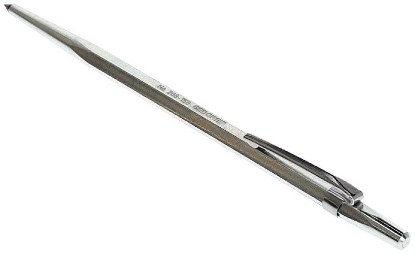 Penna a sfera color argento con clip, adagiata su una superficie bianca, affusolata con meccanismo a scatto.