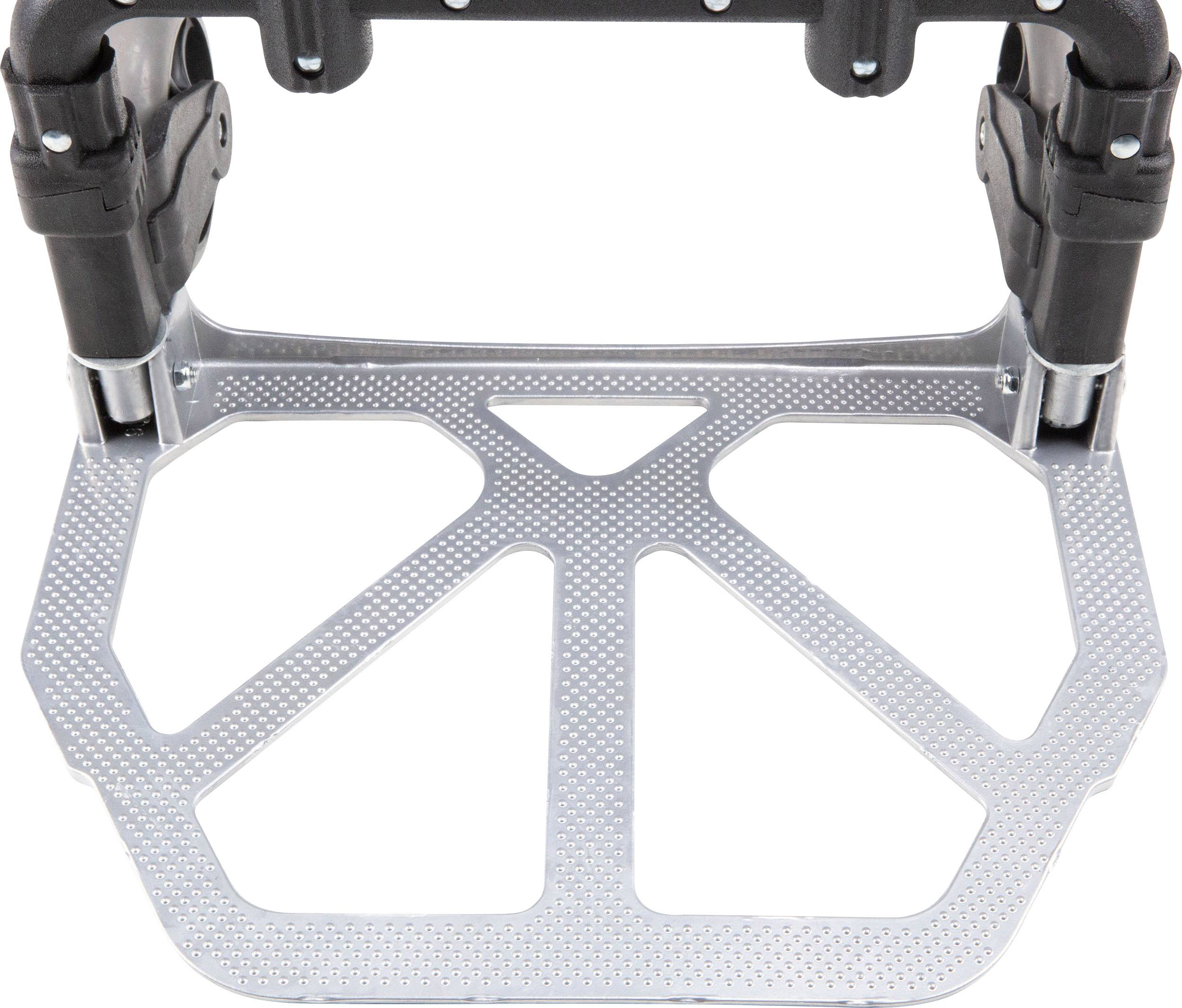 Piastra metallica di un pedale della bicicletta con superficie strutturata, fissata a due supporti neri. Design quadrato con bordi smussati.