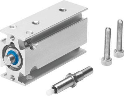 Cilindro idraulico con due viti e un pistone. Il cilindro è metallico argento e viene utilizzato nell'industria.