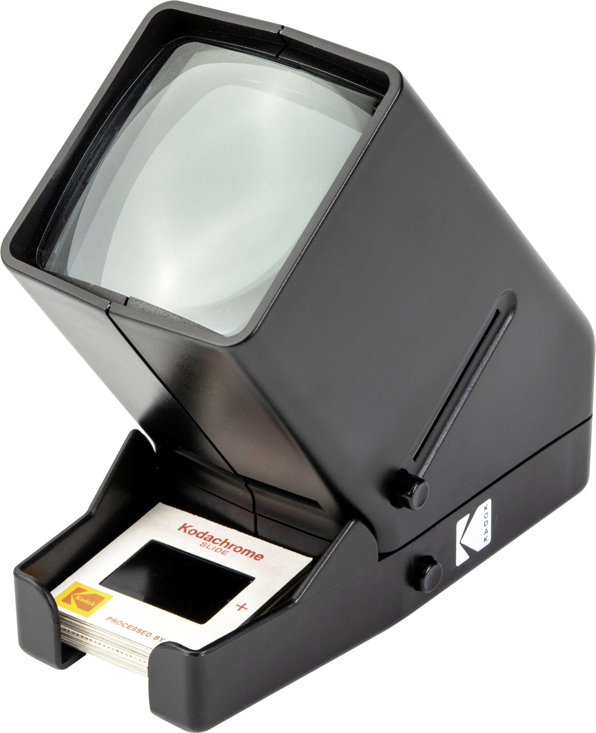 Un visualizzatore di diapositive nero con una diapositiva inserita mostra un'immagine ingrandita. Il visualizzatore è inclinato per una visione comoda.