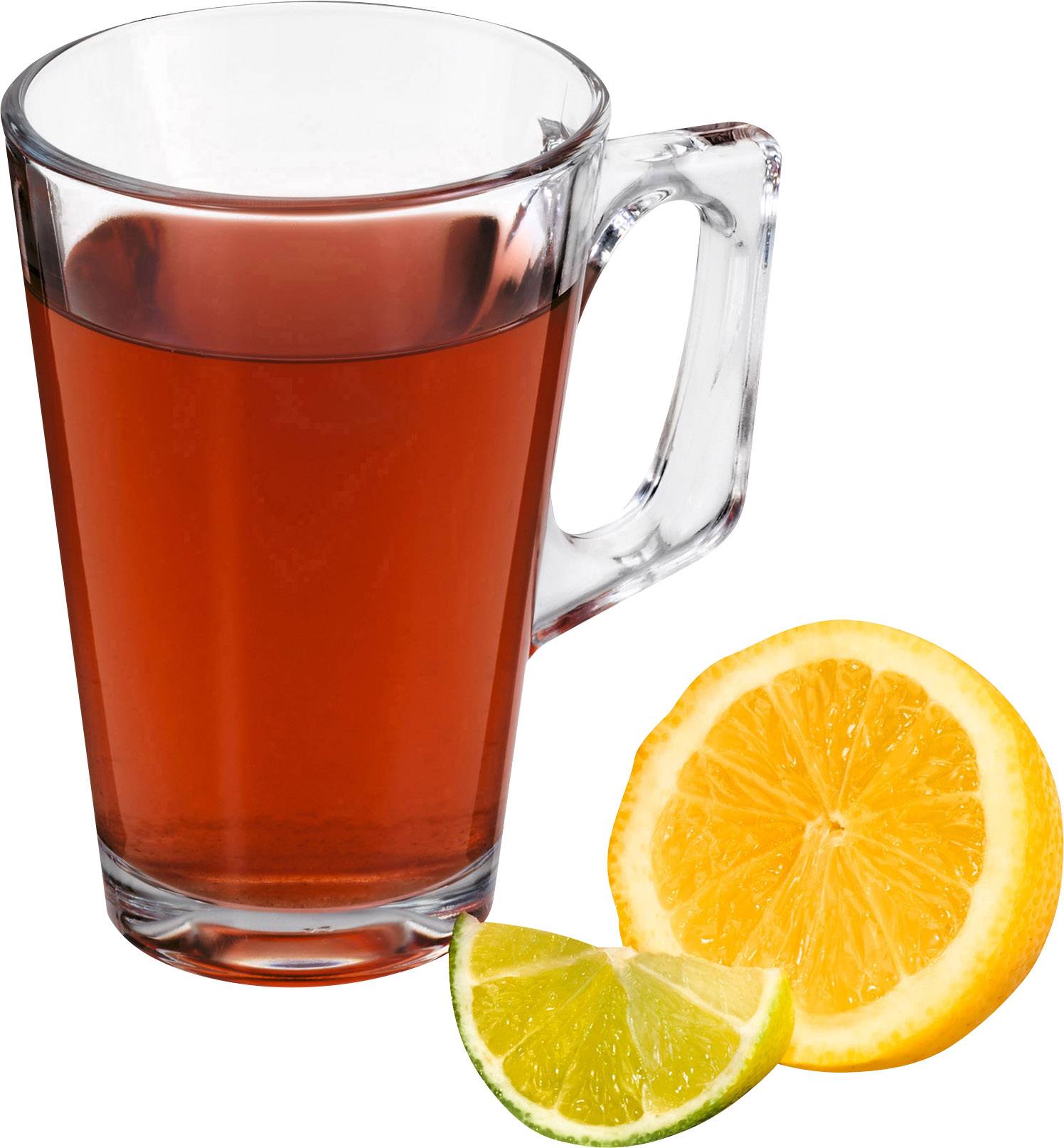 Un bicchiere di tè ai frutti rossi con una fetta di arancia e un pezzetto di lime accanto.