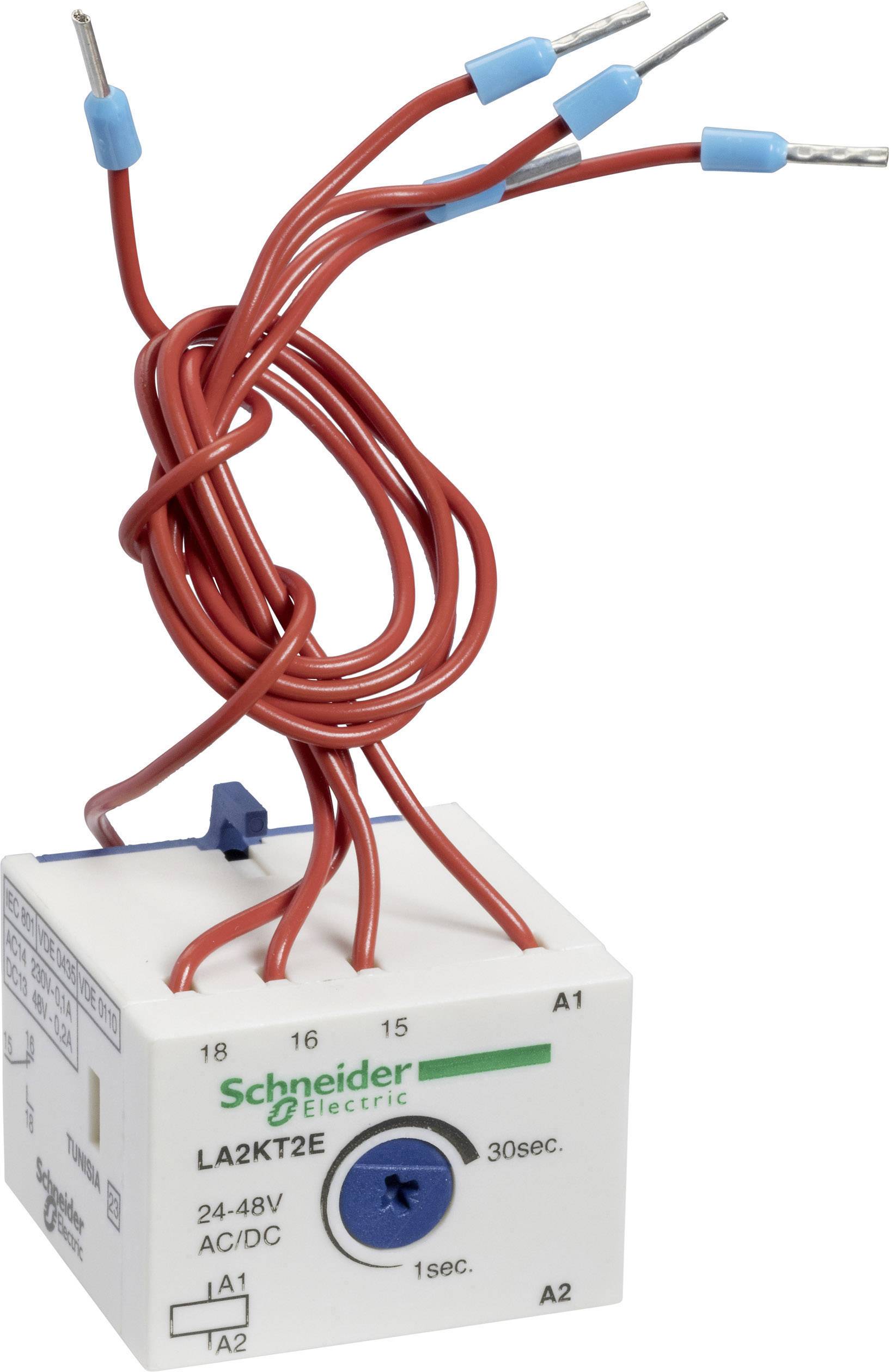 Un relè di controllo bianco di Schneider Electric, modello LA2KT2E, con cavi rossi, è mostrato. Tensione: 24-48V AC/DC.