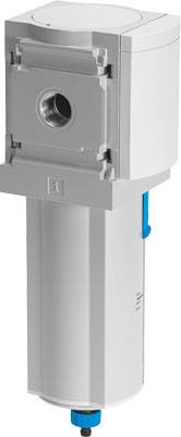 Un filtro acqua bianco cilindrico con involucro quadrato in alto. Contiene una leva blu. Adatto per applicazioni industriali.