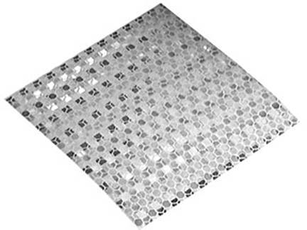 Mosaico argentato scintillante con tessere a specchio, in formato quadrato, che riflette la luce da diversi angolazioni.