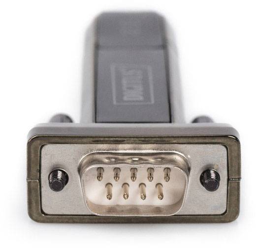 Primo piano di un connettore D-Sub a 9 pin con cornice rettangolare in metallo e pin visibili, tipicamente utilizzato per connessioni seriali.