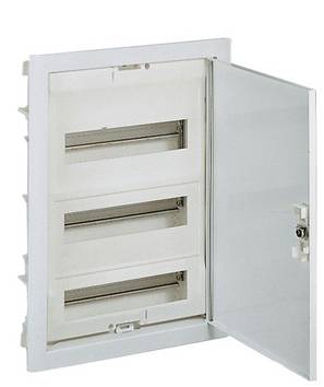 Legrand  001433  1433  Centralino da parete  Da incasso    Numero di righe = 3  Contenuto 1 pz.