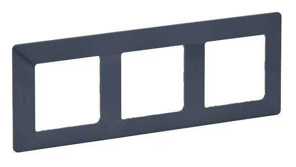 Cornice rettangolare nera con tre tagli di uguale dimensione.