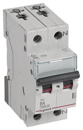 Un interruttore automatico bipolare grigio con contrassegno 'B4', viene utilizzato in circuiti elettrici.