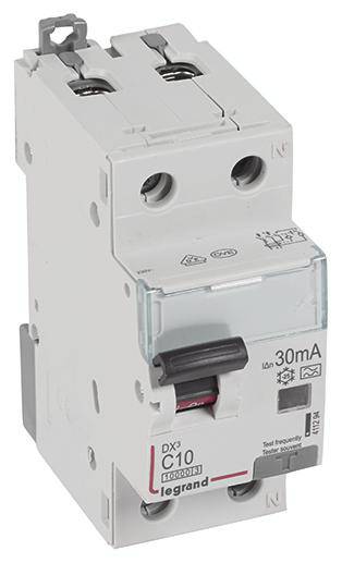 Un interruttore magnetotermico bipolare della marca Legrand, tipo DX³, 30 mA, C10. Utilizzato per proteggere i circuiti elettrici da sovraccarichi e cortocircuiti.