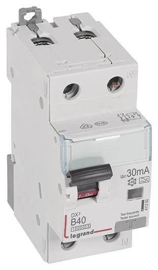 Un interruttore differenziale bipolare con corrente di intervento di 30 mA, modello DX3 B40 di Legrand, per la protezione da incidenti elettrici.