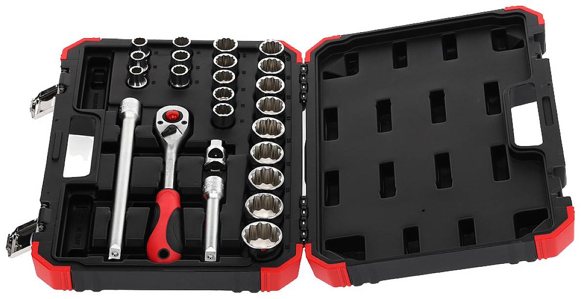 Cassetta degli attrezzi con set di chiavi a bussola. Contiene una cricchetto, prolunghe e varie bussole in un astuccio nero.