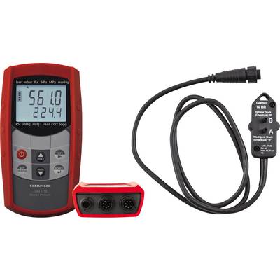 Un dispositivo di misurazione della pressione rosso con display mostra '56.10' e '224.4'. Accanto a esso, un cavo nero con sensore per la misurazione della pressione differenziale.