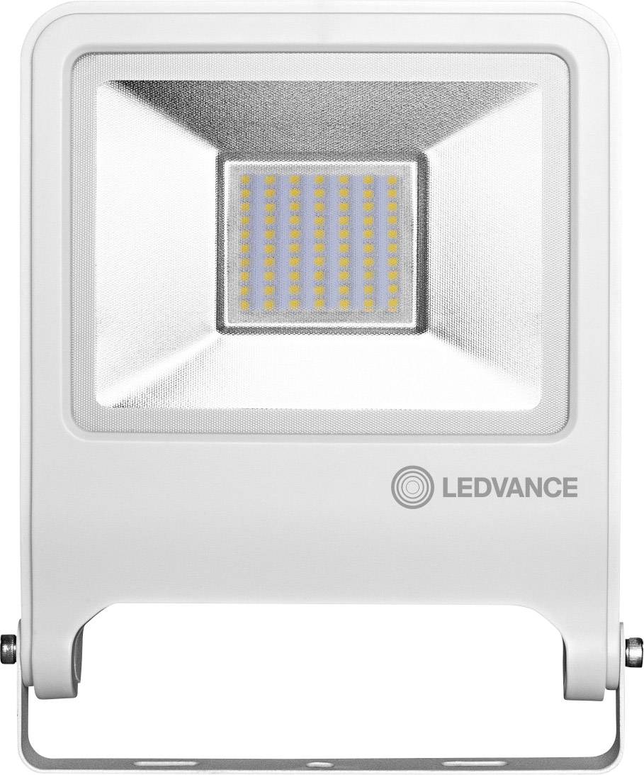 Un proiettore rettangolare a LED con 30 diodi luminosi, adatto per l'illuminazione esterna. Nome del marchio 'Ledvance' in basso a destra.