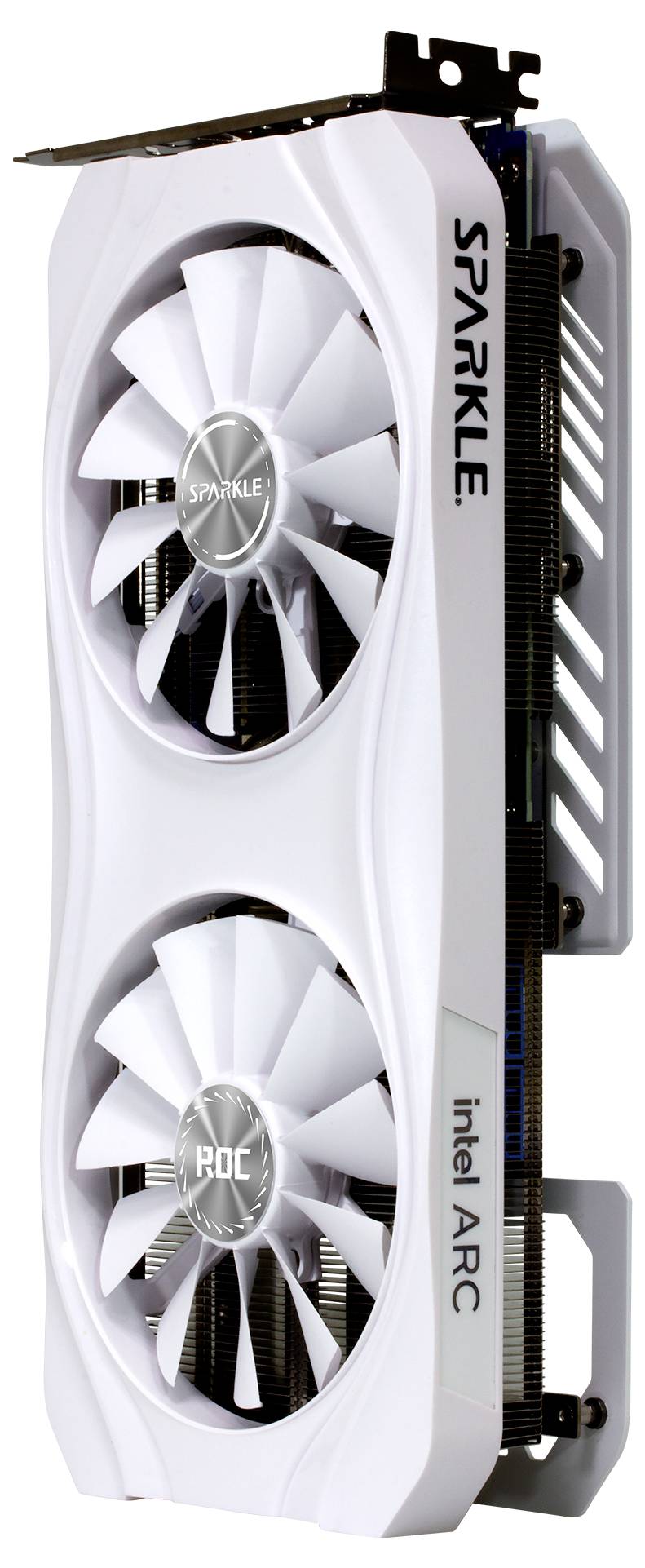 Scheda grafica bianca con due ventole, contrassegnata con 'SPARKLE' e 'Intel ARC'. È posizionata verticalmente e mostra le alette di raffreddamento.