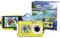 Fotocamera subacquea gialla GoXtreme Reef, mostra sullo schermo una coppia che ride mentre fa immersione, confezione sullo sfondo.