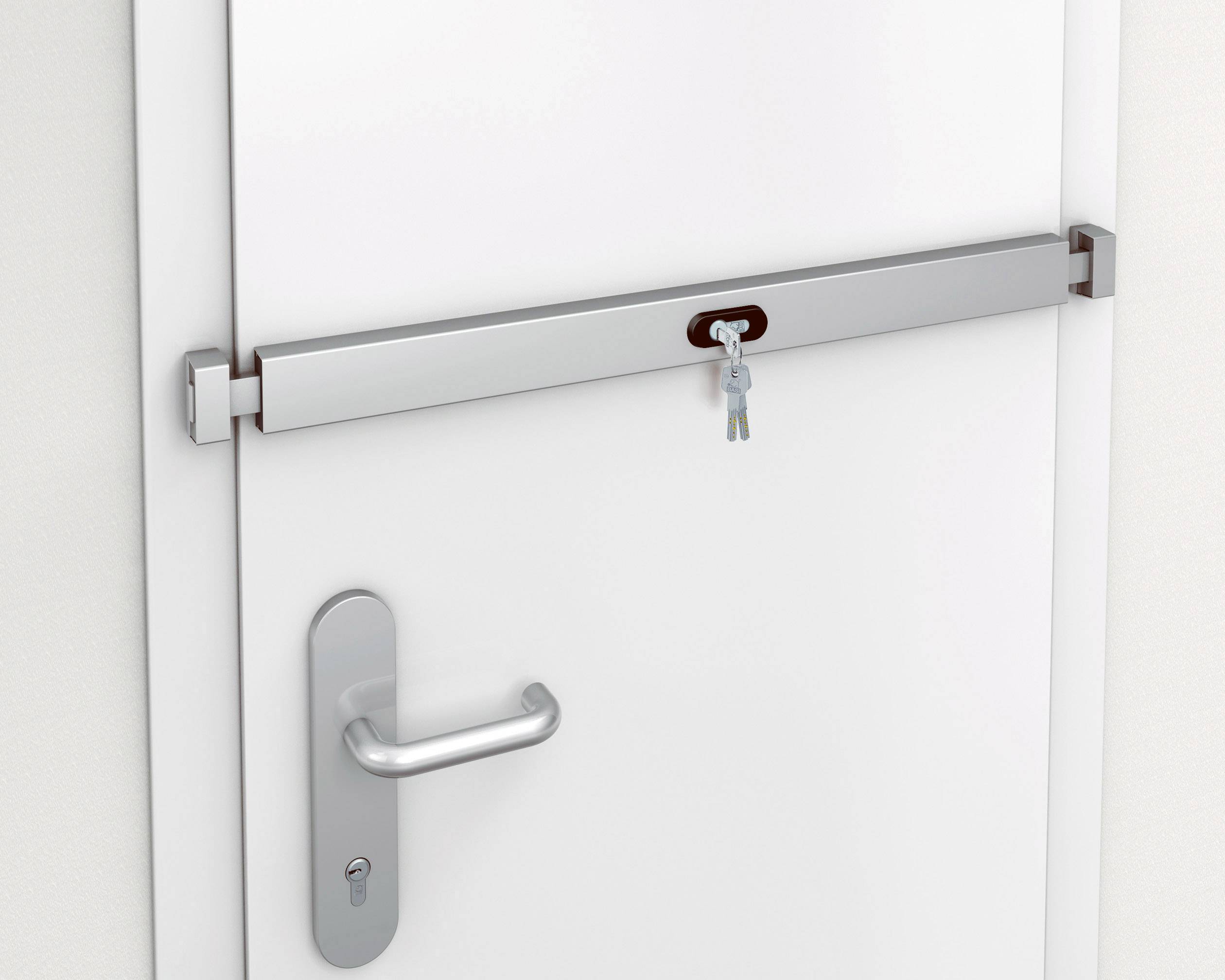 Porta con serratura di sicurezza orizzontale. Una chiave è inserita nel buco della serratura. La porta ha una maniglia argentata.