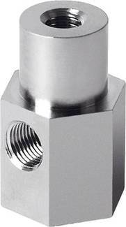 Un pezzo metallico argentato a forma esagonale con due fori filettati, uno in alto e uno sul lato. Sembra essere parte di un sistema tecnico.