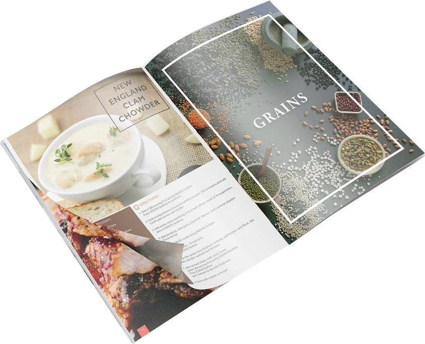 Libro di cucina aperto con una pagina che mostra la zuppa di vongole della Nuova Inghilterra. Pagina di destra con diversi tipi di cereali.
